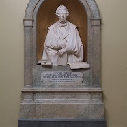 2. Munumento Liceo Vela.JPG