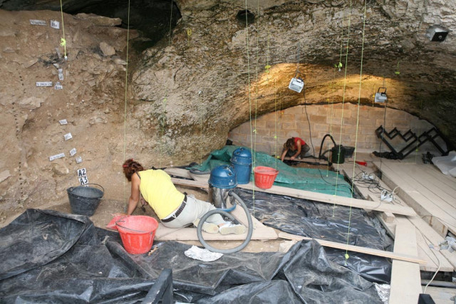 grotta_di_fumane_scavi