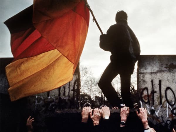«30 anni dalla caduta del Muro di Berlino». Conferenza del prof. Marcello Flores